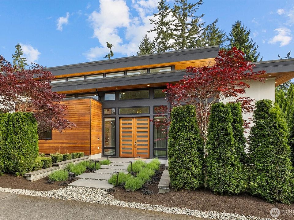 1st image of 16323 NE 44th Court
