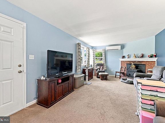 3rd image of 2710 Washington Ave
