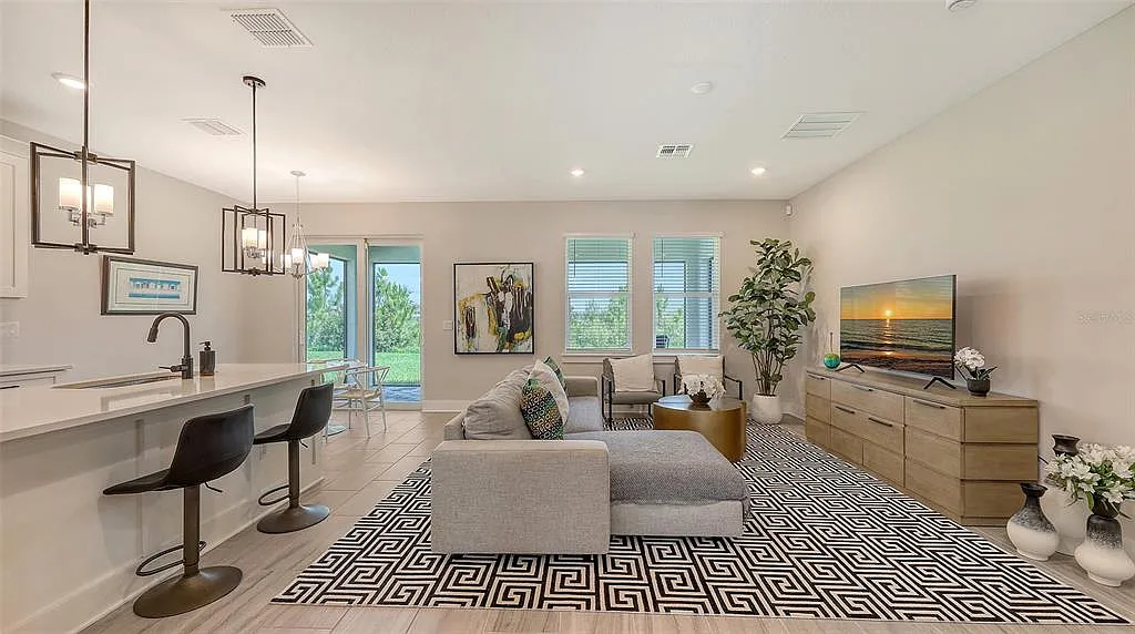 3 bed, 2.0 bath, 1466 sqft, $2,950 — Photo 4