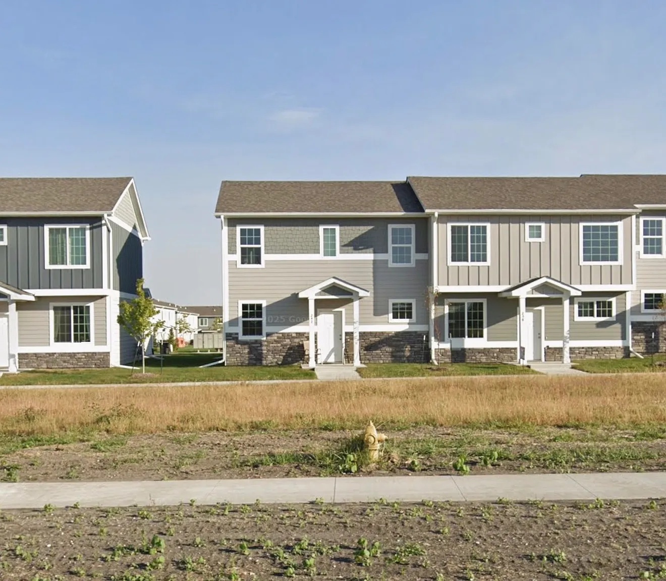 3 bed, 2.5 bath, 1475 sqft, $1,800 — Photo 2