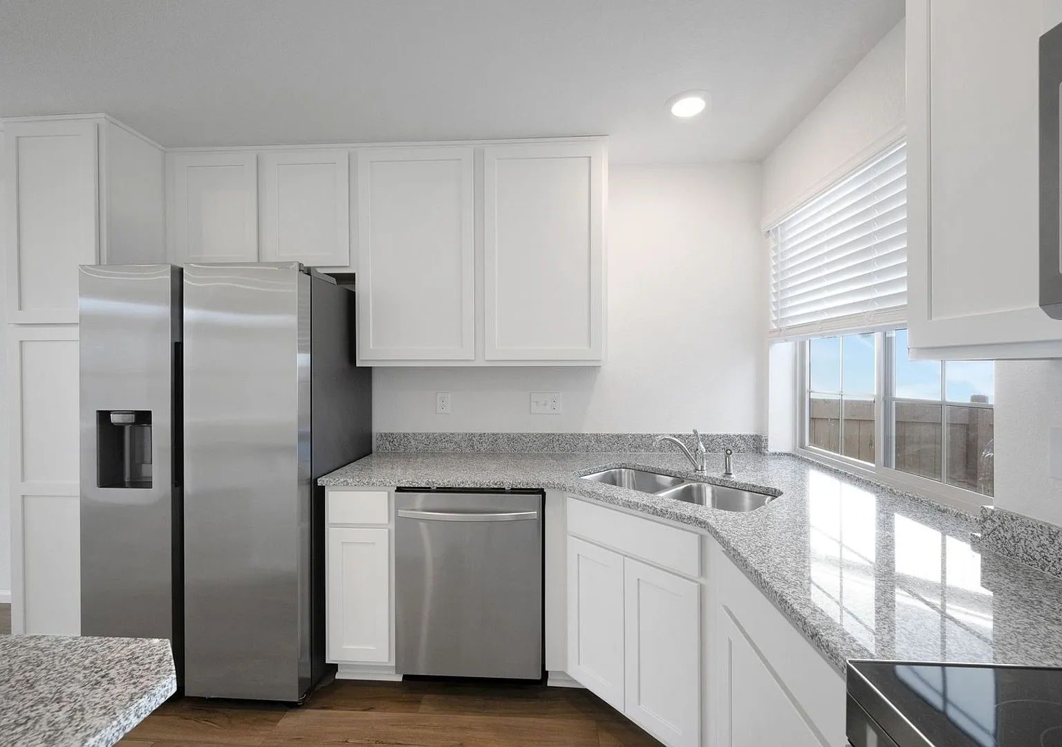Charming 3BR House in Commerce City — Photo 3