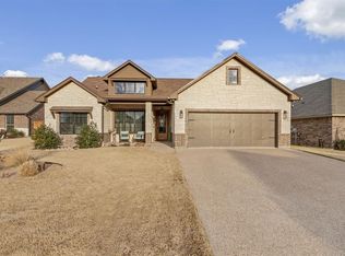 902 Heriot Ct, Mcgregor, TX 76657