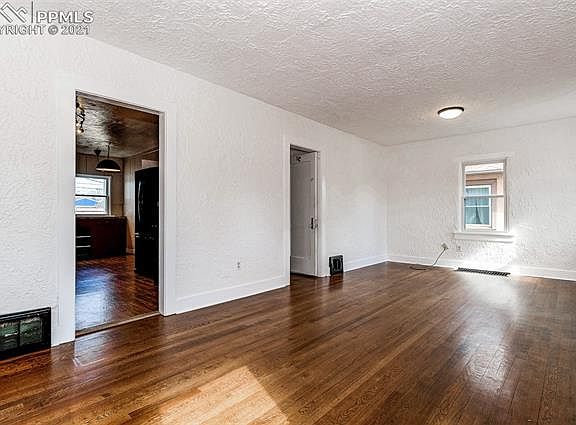 3rd image of 518 Bonfoy Ave