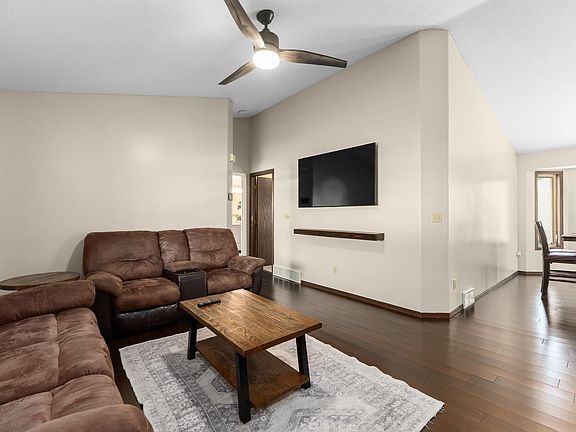 4th image of 6045 W Jordan Ct