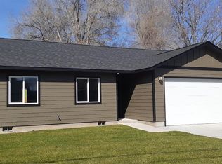 318 SE 8th St, Madras, OR