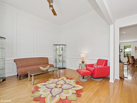 4th image of 1702 Centennial Dr