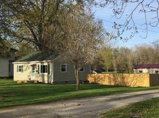 305 N Willow St, Flora, IN