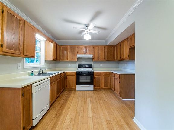 2nd image of 2373 Hidden Ln