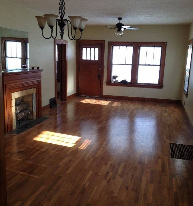 1st image of 422 S 10th St