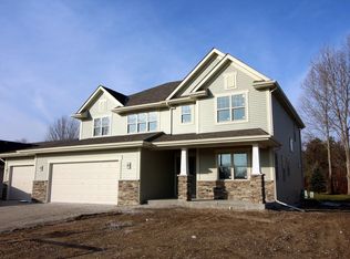 5704 Richwood Ln, Racine, WI 53402