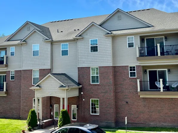5656 Flagstaff Pines Dr Unit 402, Utica, MI 48317