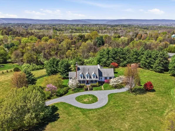 12282 Enfield Ln, Lovettsville, VA 20180
