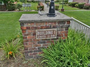 27 Regency Park #27, Ramsey, NJ 07446