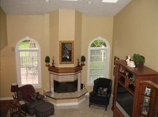 2701 Autumn Trails Dr, Mishawaka, IN 46544