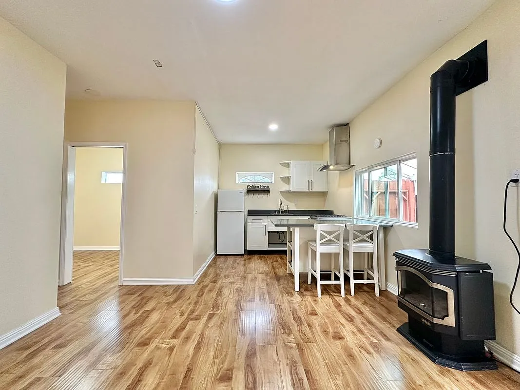 1 bed, 1.0 bath, 420 sqft, $1,750 — Photo 1