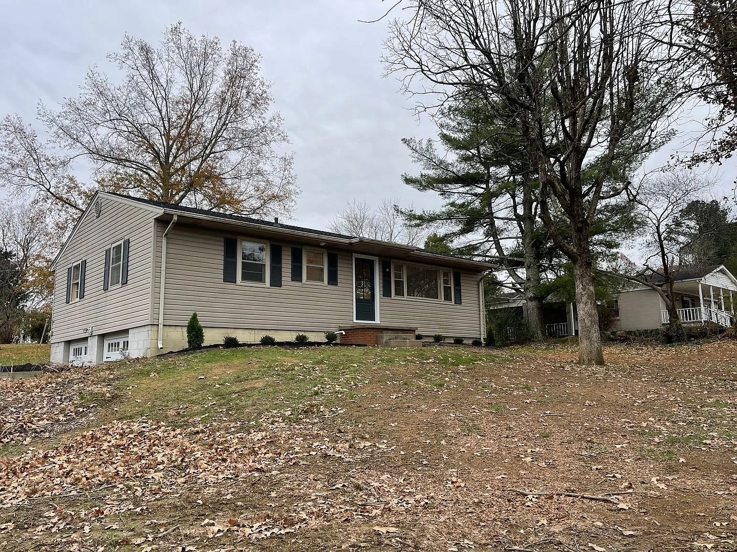 House in Benton City Limits — Photo 1