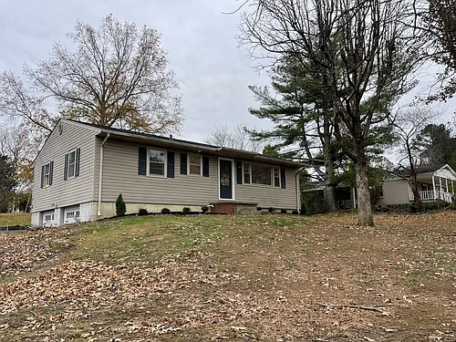 102 Highland Dr Photo 1