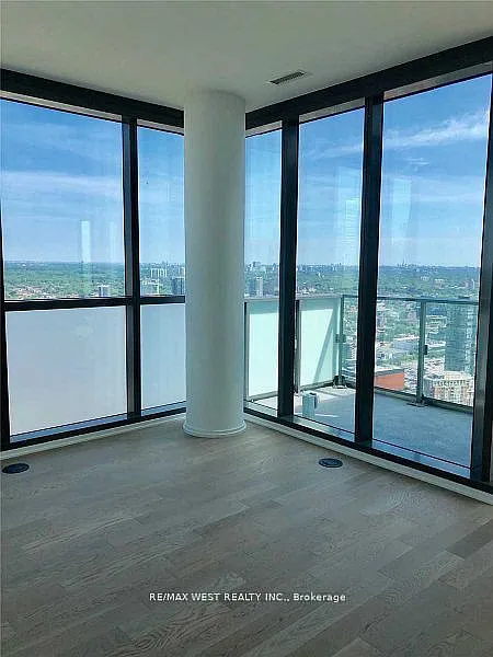 Photo 2 of 11 - 16 Bonnycastle St #4303 - Toronto, ON Building Photo - 16 Bonnycastle St #4303