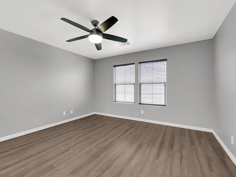 7470 Margollini St — Photo 32