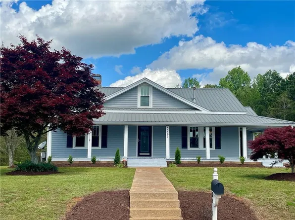 5266 Strickland Rd, Flowery Branch, GA 30542