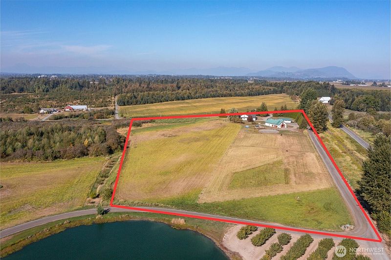 4th image of 2693 Lindsay Rd