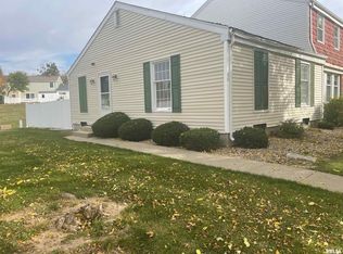 30 Richmond Rd, Macomb, IL 61455