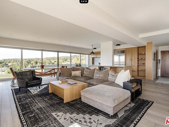 4th image of 838 N Doheny Dr APT 901