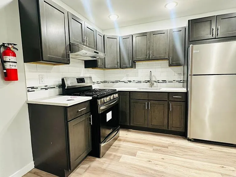 77 Park Ave #.10 — Photo 1