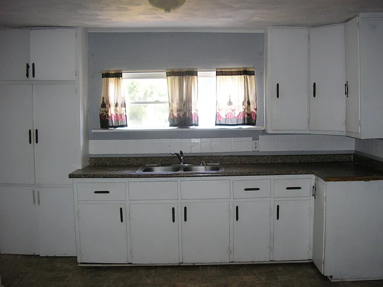 1112 E 13th Ave — Photo 11