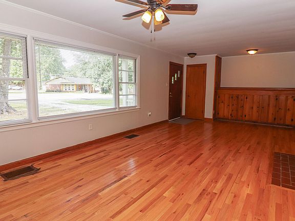 5th image of 108 W Sunset Cir