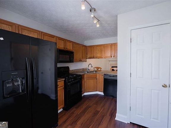 3rd image of 52 Barrington Pl