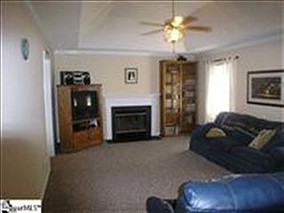 3rd image of 204 Kentfield Ln