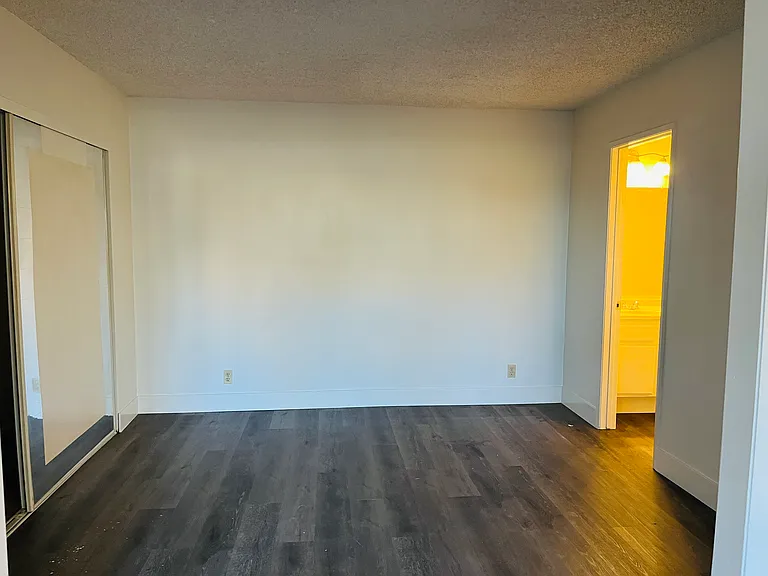 1200 S Sharon Cir #5 — Photo 9