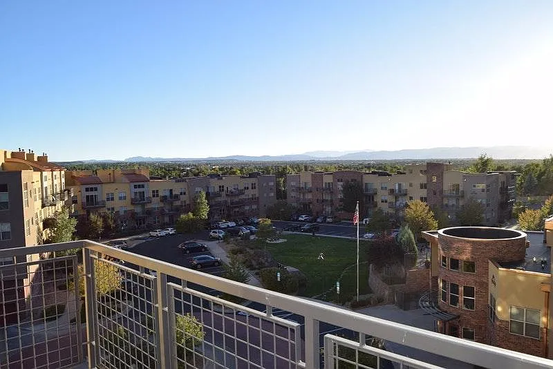 2 bed, 1390 sqft, $2,500 — Photo 3
