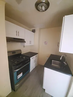 Rented by Smart NY Realty LLC | media 1