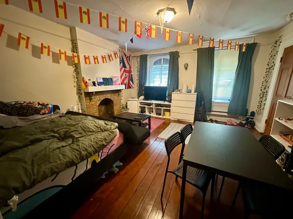 Charming Juneau Village Apartments!, 706-08 E Juneau Ave #4, Milwaukee, WI 53202