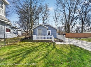 318 E Greenlawn Ave, Lansing, MI