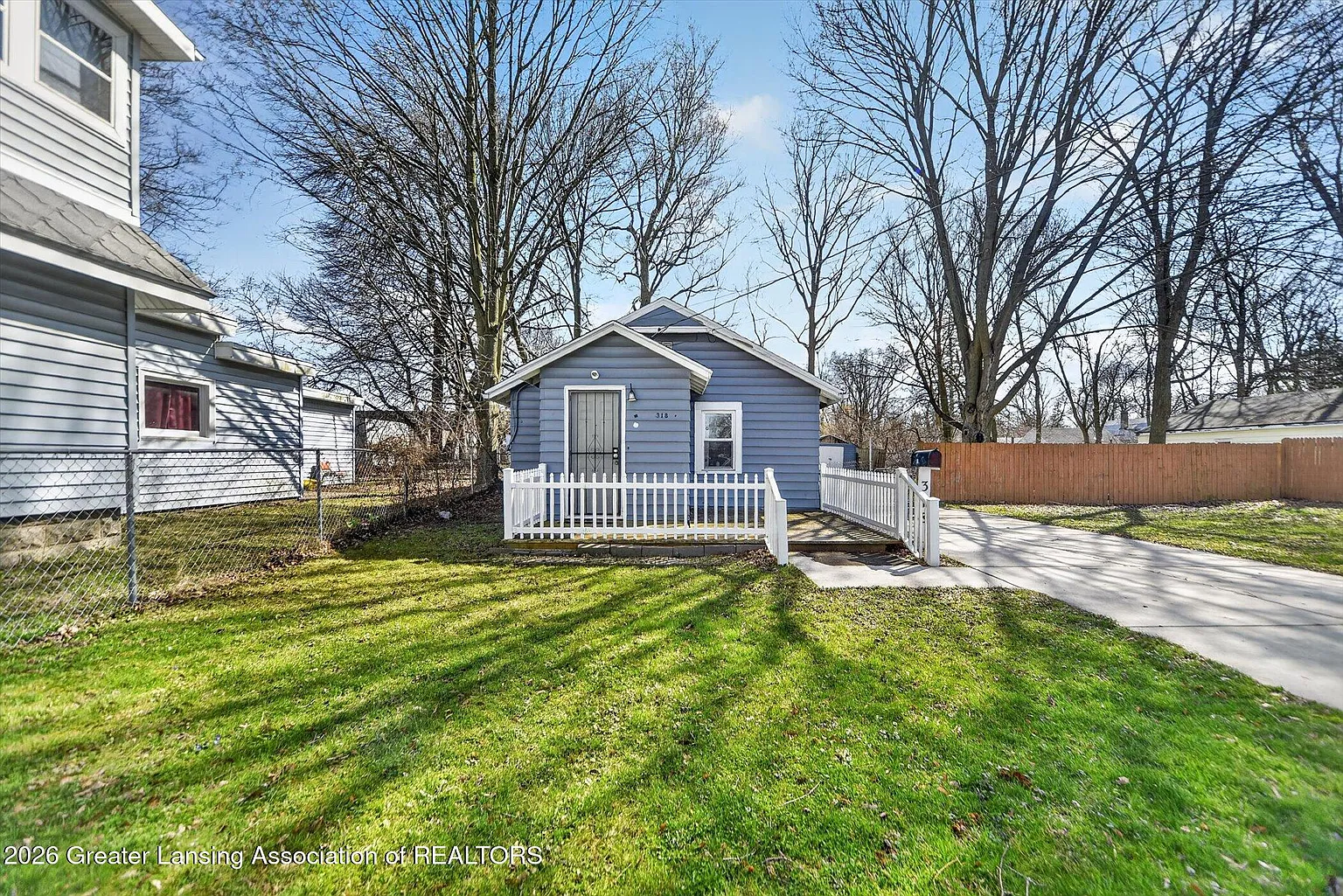 318 E Greenlawn Ave photo 1