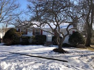 45 W Lake Dr, Weymouth, MA 02188