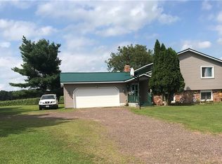 W8598 Jellen Rd, Spooner, WI 54801