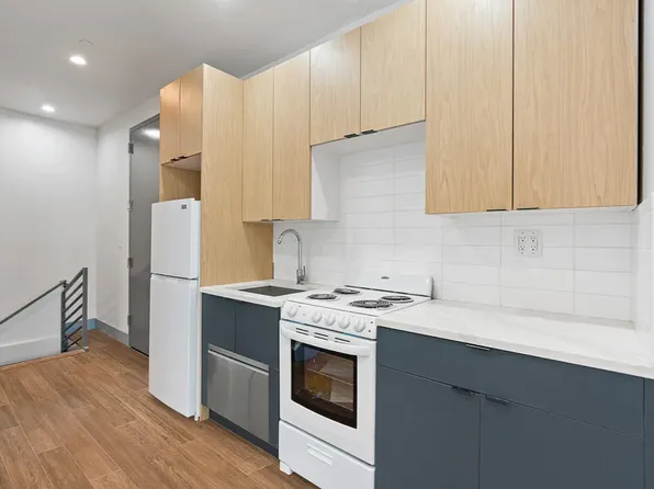 1053 New York Avenue image 5 of 9