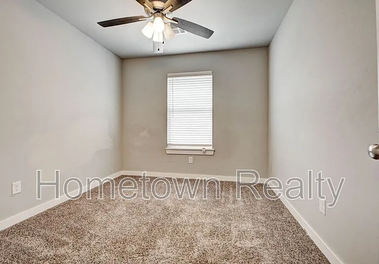 8921 NW 109th Ter — Photo 30