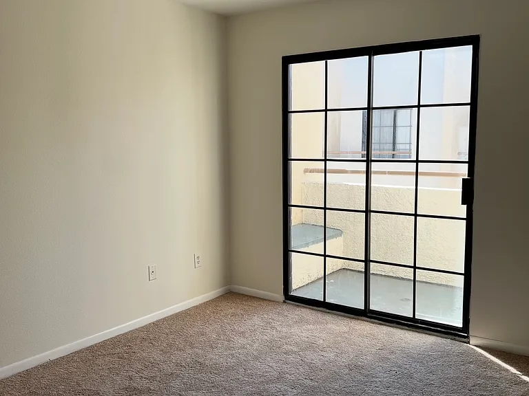 234 W Fairview Ave #T202 — Photo 7