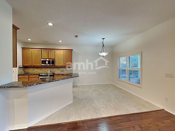 5th image of 879 Moonluster Dr