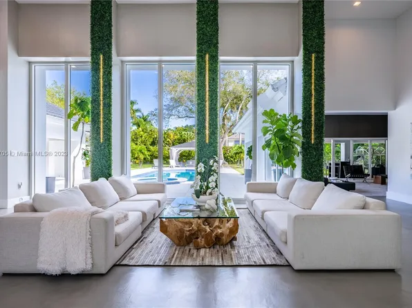 7255 SW 82nd Ave, Miami, FL 33143