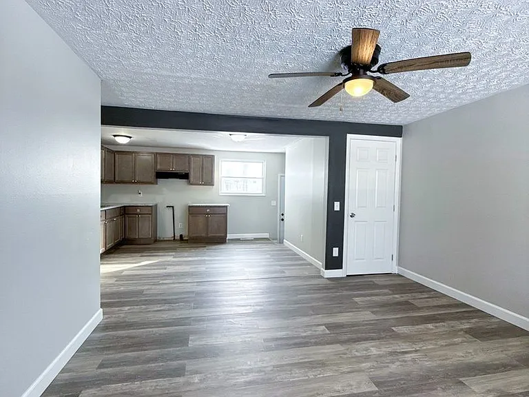 1876 Zettler Rd — Photo 3