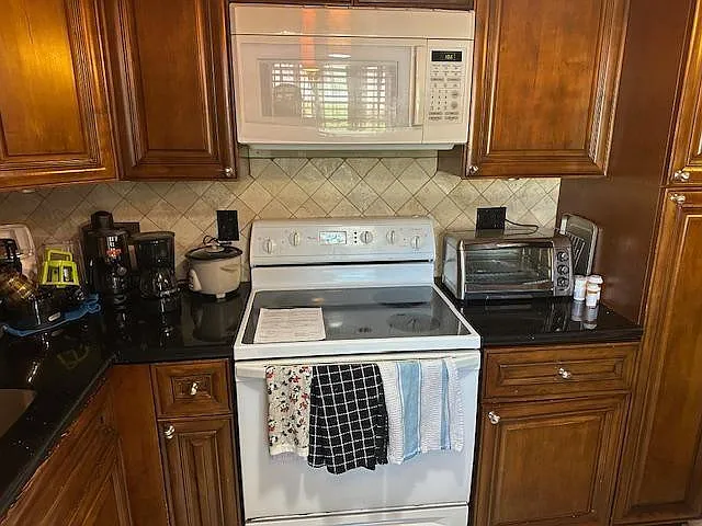 2 bed, 2.0 bath, 990 sqft, $1,600 — Photo 1
