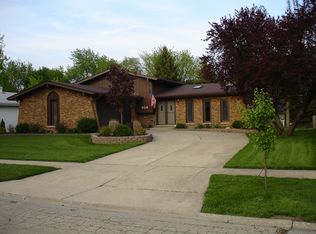 508 Edgebrook Dr, Shorewood, IL
