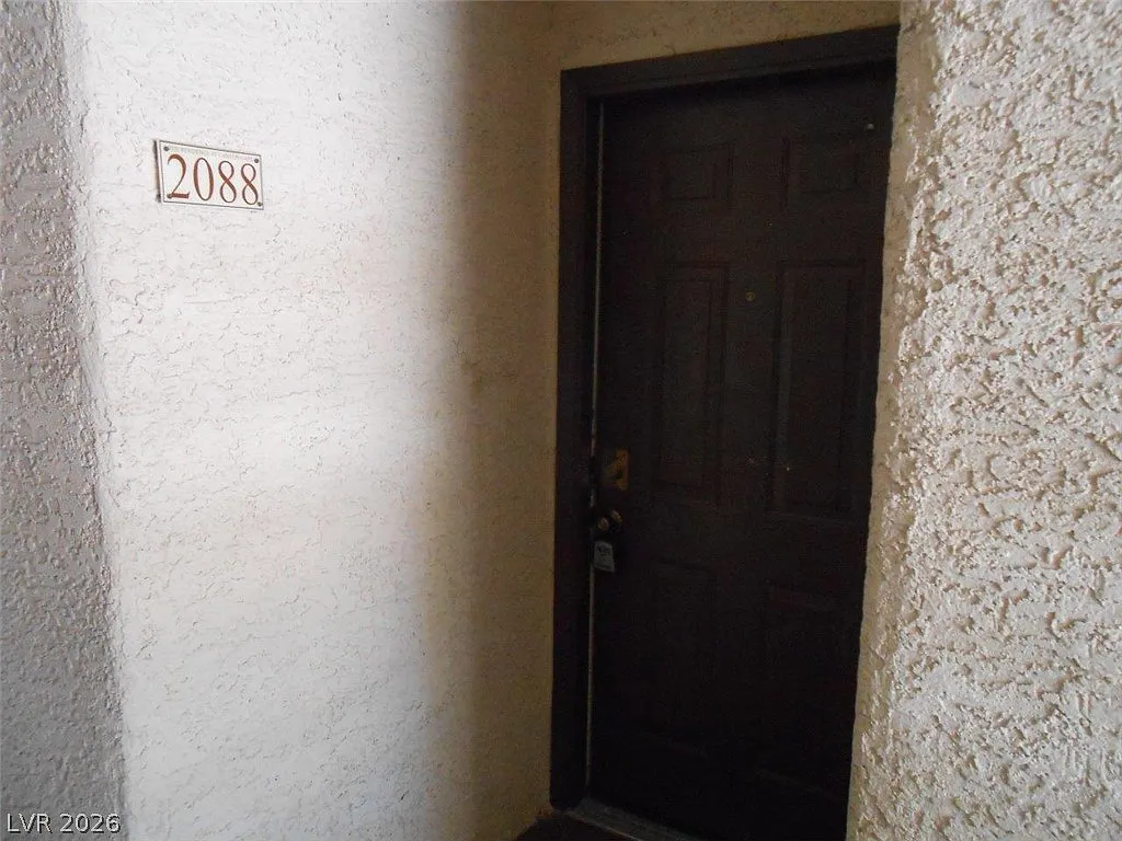 2 bed, 2.0 bath, 1053 sqft, $1,400 — Photo 2