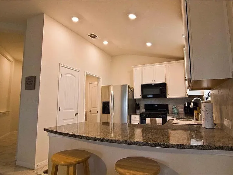 154 Tailwind Dr — Photo 3